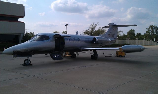 Learjet 25 (N999MF)
