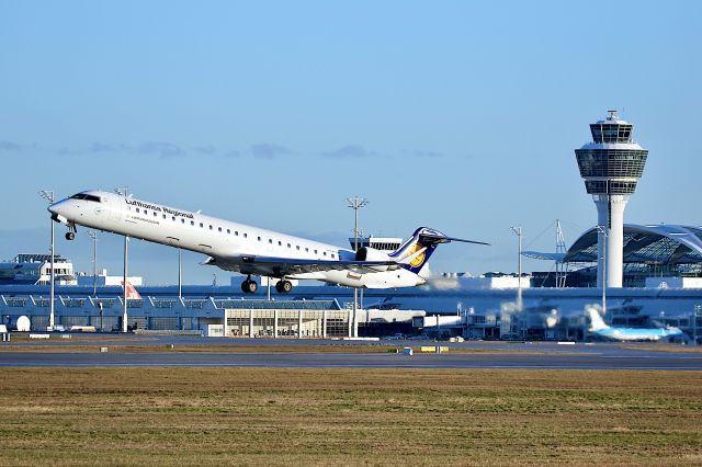 Canadair Regional Jet CRJ-900 (D-ACKL)