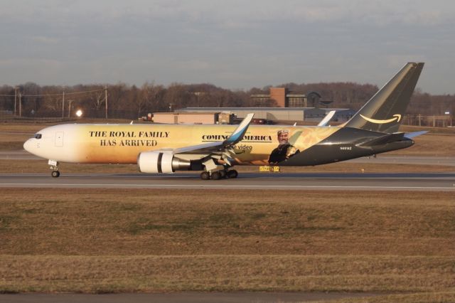 BOEING 767-300 (N491AZ)