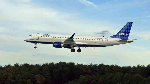 Embraer ERJ-190 (N306JB)