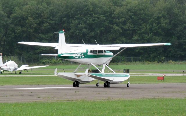 Cessna Skywagon (N97FA) - Aircraft based at RELIANT AIR, where you find the lowest fuel prices on the Danbury (KDXR) airport!