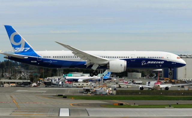 Boeing 787-9 Dreamliner (N789EX) - A pair of Nines