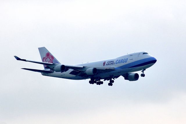 Boeing 747-400 (B-18710)