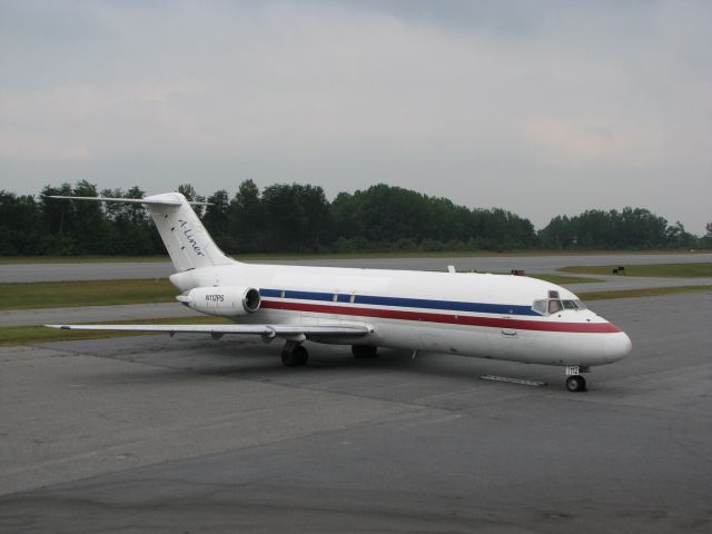 Douglas DC-9-10 (N112PS)