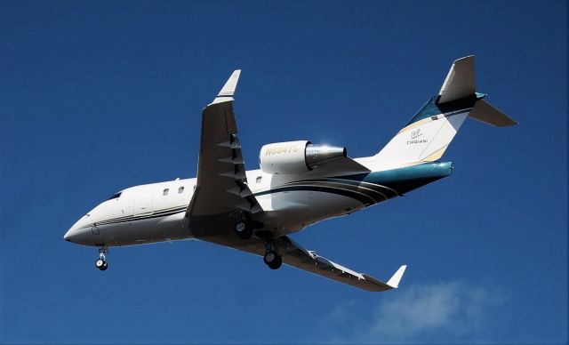 Canadair Challenger (N684TS) - 26/07/2019 Aeroporto de Santa Maria -Açores