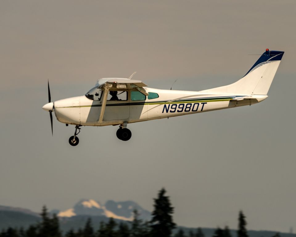 Cessna Skylane (N9980T)