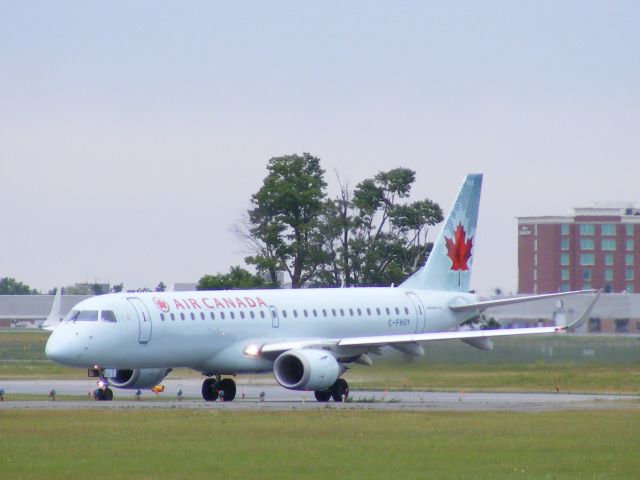 C-FHOY —