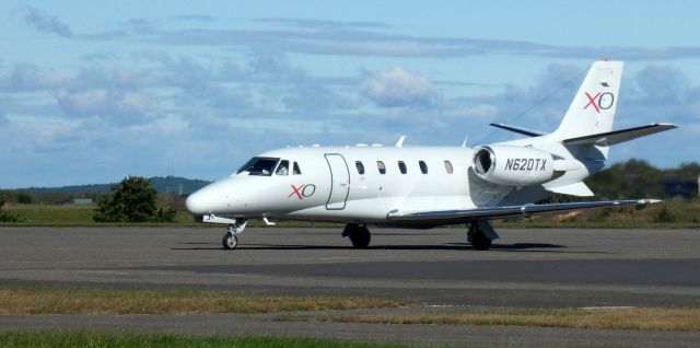 Cessna Citation Excel/XLS (N620TX) - Taxiing to parking is this 2002 Cessna 560XL Citation Excel in the Autumn of 2023.