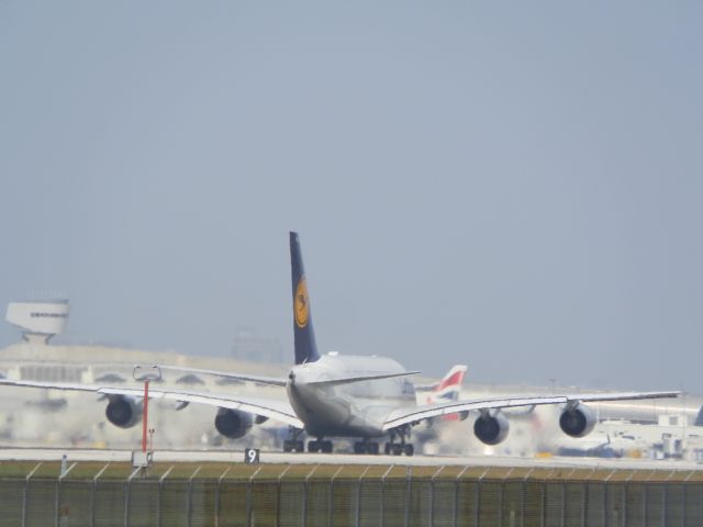 Airbus A380-800 (D-AIMG)