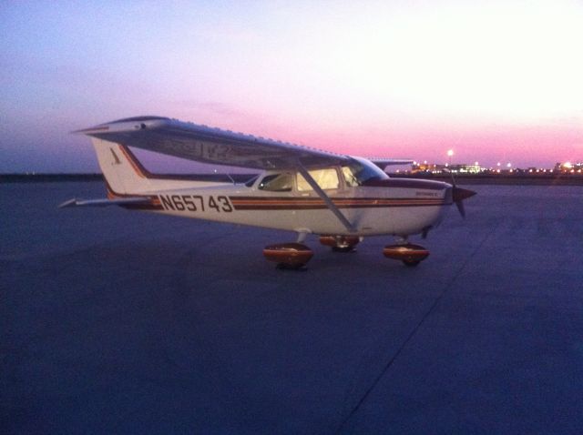 Cessna Skyhawk (N65743) - On the ramp at Atlantic Aviation shortly after sunset.