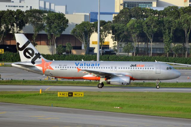 Airbus A320 (9V-JSF)