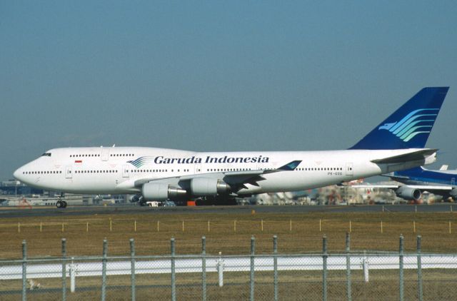 Boeing 747-400 (PK-GSG) - Departure at Narita Intl Airport Rwy34L on 2001/01/12