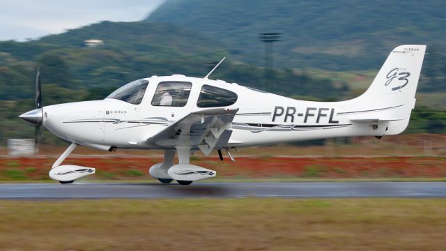 Cirrus SR-22 (PR-FFL)