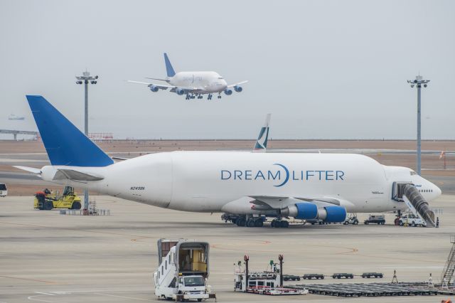 Boeing 747-400 (N249BA)