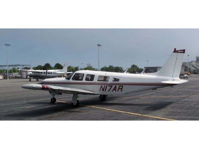 Piper Saratoga (N17AR)