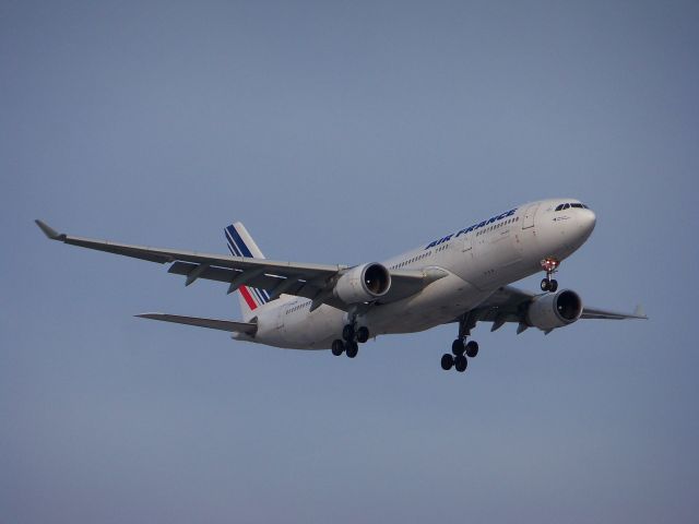 Airbus A330 (F-GZCM) - Air France heavy arriving at Detroit Metro Airport