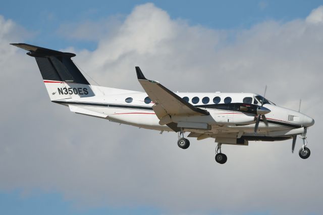 Beechcraft Super King Air 350 (N350ES)