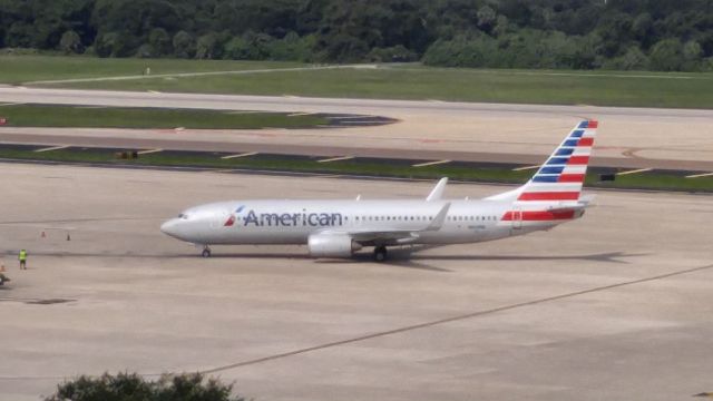 Boeing 737-700 (N809NN)