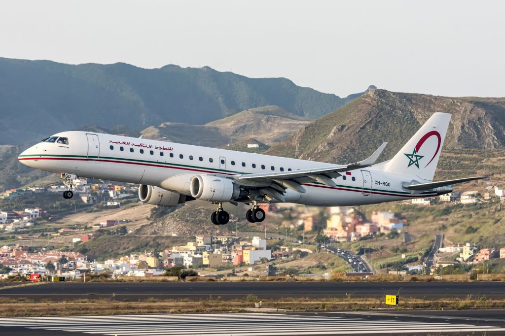 Embraer ERJ-190 (CN-RGO)