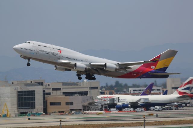 Boeing 747-400 (HL7418)