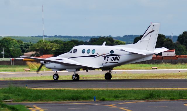 Beechcraft King Air 90 (PT-ONQ)