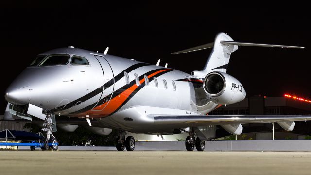 Bombardier Challenger 300 (PR-ADB)