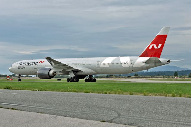 BOEING 777-300 (VP-BJP)