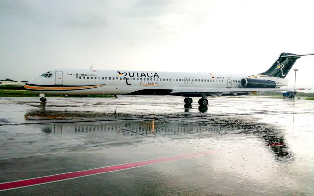 McDonnell Douglas MD-83 (YV647T)