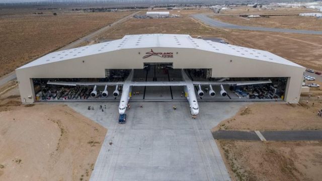 — — - Is anyone familiar with this bird , I found this on net said it the largest plane in the world .