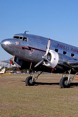 Douglas DC-3 (VH-ABR) - ANSETT AIRWAYS - DOUGLAS DC-3-G202A - REG VH-ABR (CN 2029) - PARAFIELD AIRPORT ADELAIDE SA. AUSTRALIA - YPPF 16/2/1996