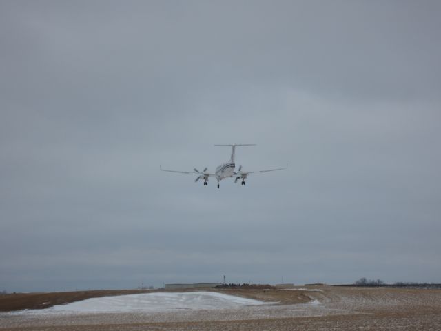 Beechcraft Super King Air 300 (N708DC)