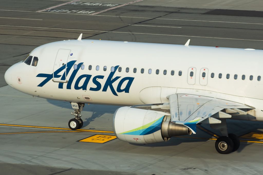 Airbus A320 (N852VA)