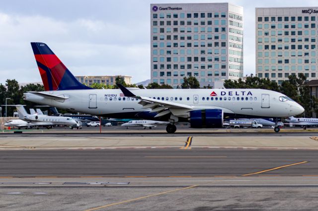 Airbus A220-100 (N131DU)