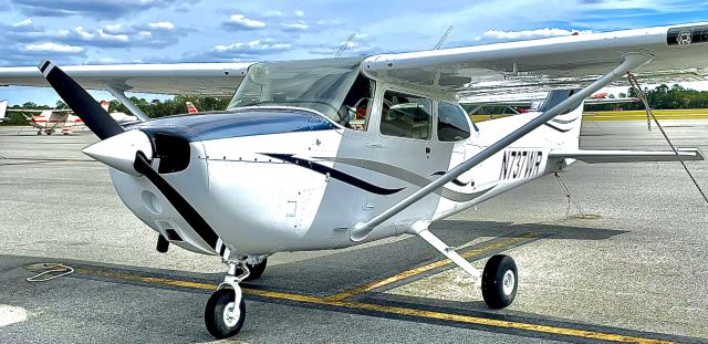 Cessna Skyhawk (N737WR)