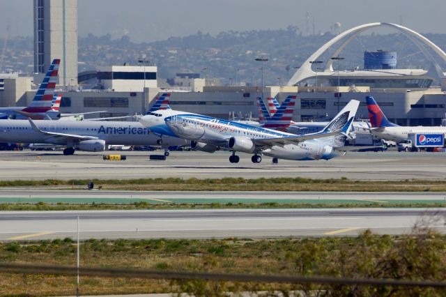 Boeing 737-800 (N559AS)