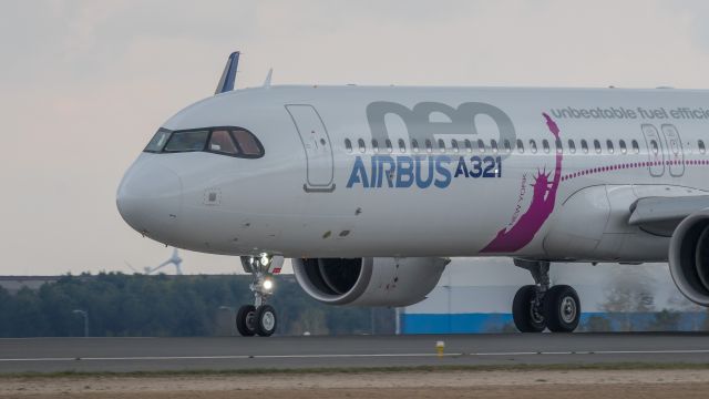 Airbus A321 (D-AVZO)