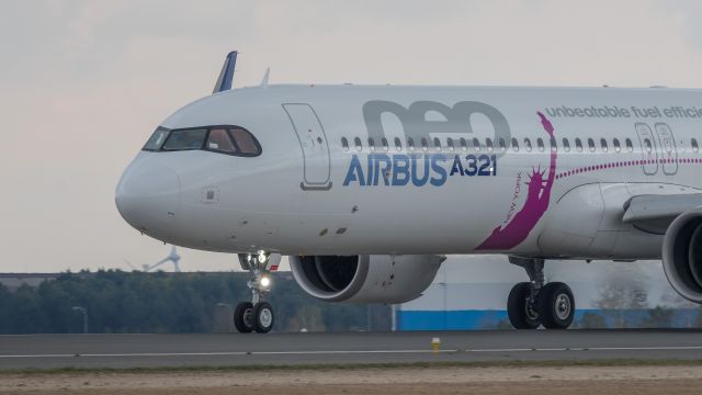 Airbus A321 (D-AVZO)