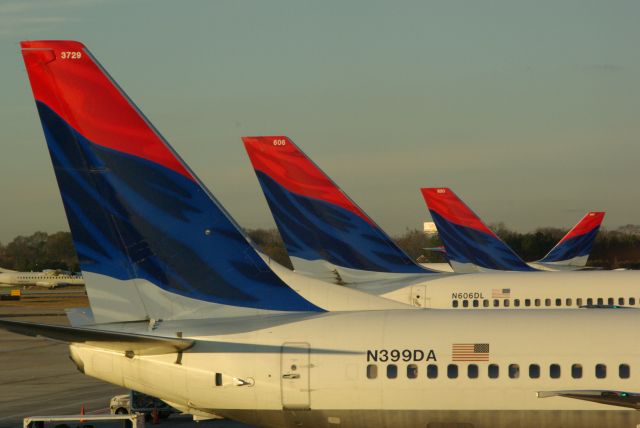 Boeing 737-800 (N399DA)