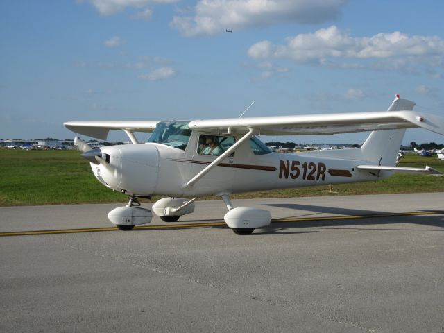 Cessna 152 (N512R)