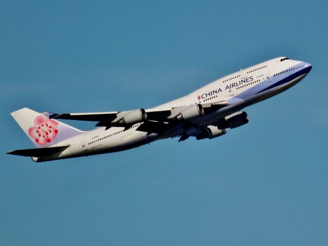 Boeing 747-400 (B-18212)