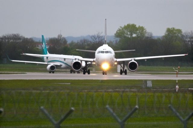 Airbus A320 (OE-LBZ)