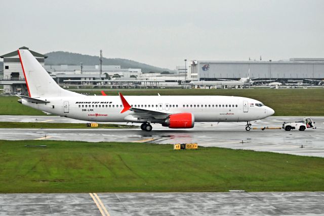 Boeing 737-800 (9M-LRK)
