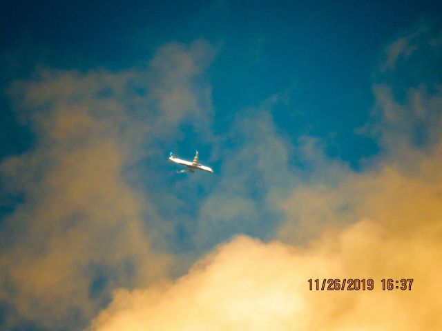 Airbus A321 (N978JB)