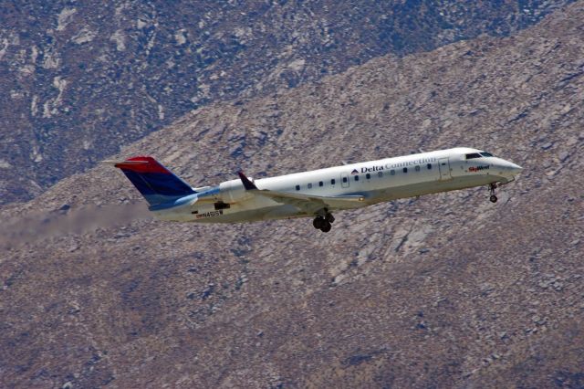 Canadair Regional Jet CRJ-200 —