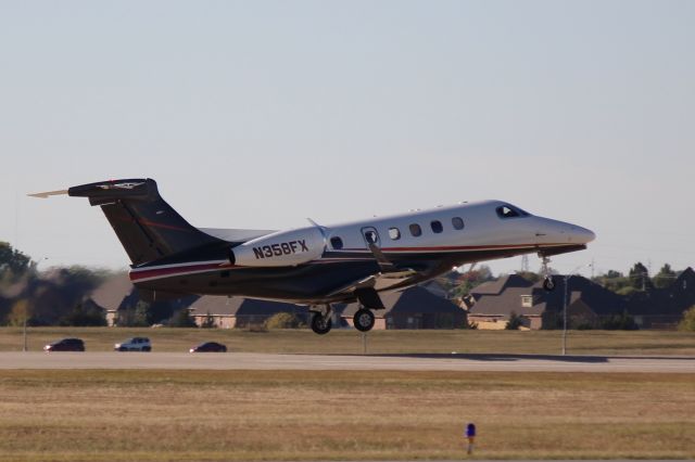 Embraer Phenom 300 (N358FX)