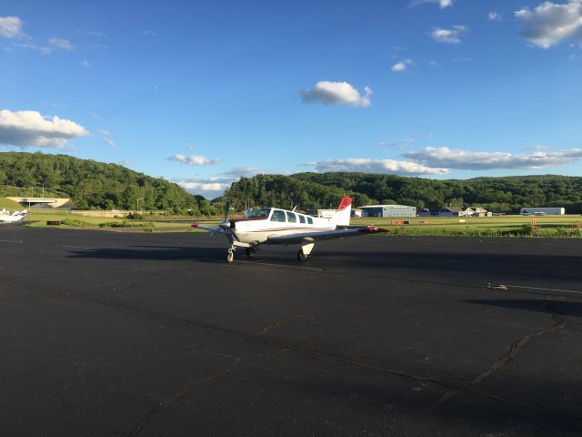 Beechcraft Bonanza (36) (N1831D)