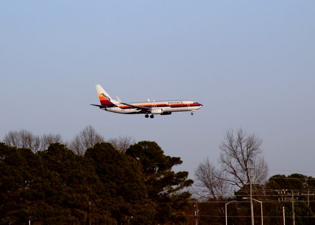 Boeing 737-700 (N917NN)