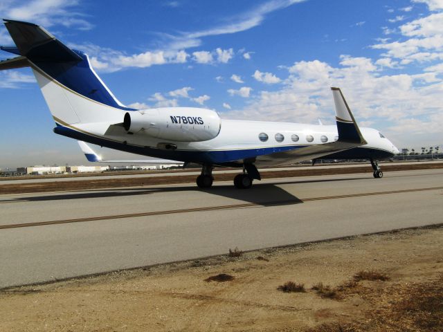 Gulfstream Aerospace Gulfstream V (N780KS) - Taxiing to ramp