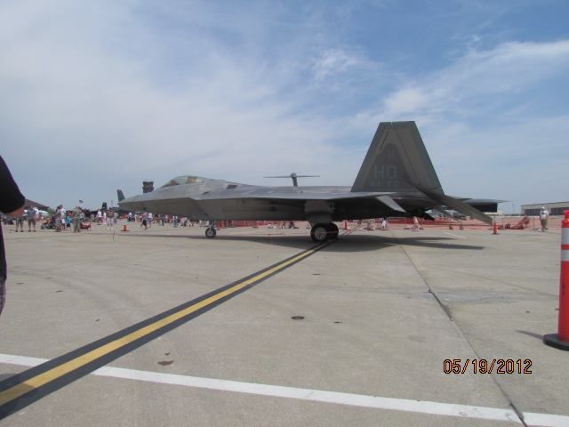 Lockheed F-22 Raptor —