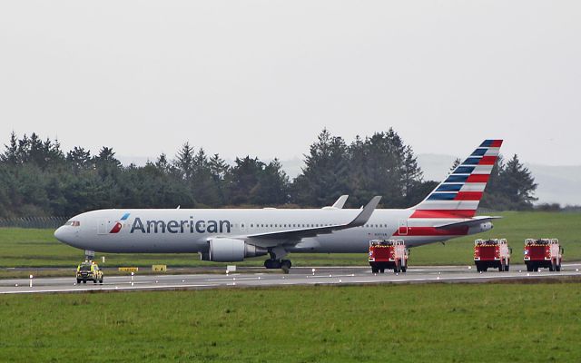 BOEING 767-300 (N397AN) - american b767-323er n397an diverting to shannon with a sick passenger while routing amsterdam to philadelphia 27/9/18.